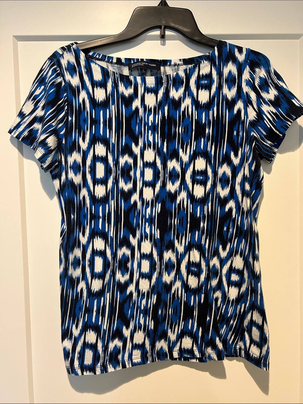 Jones New York Signature Top size Large Blue, Black and White